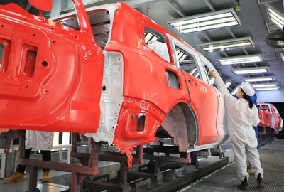 荊門招商捷報頻傳，長城汽車荊門工廠即將下線首批“一定紅”坦克500Hi4-Z，涂裝工程彰顯產(chǎn)業(yè)升級新動力